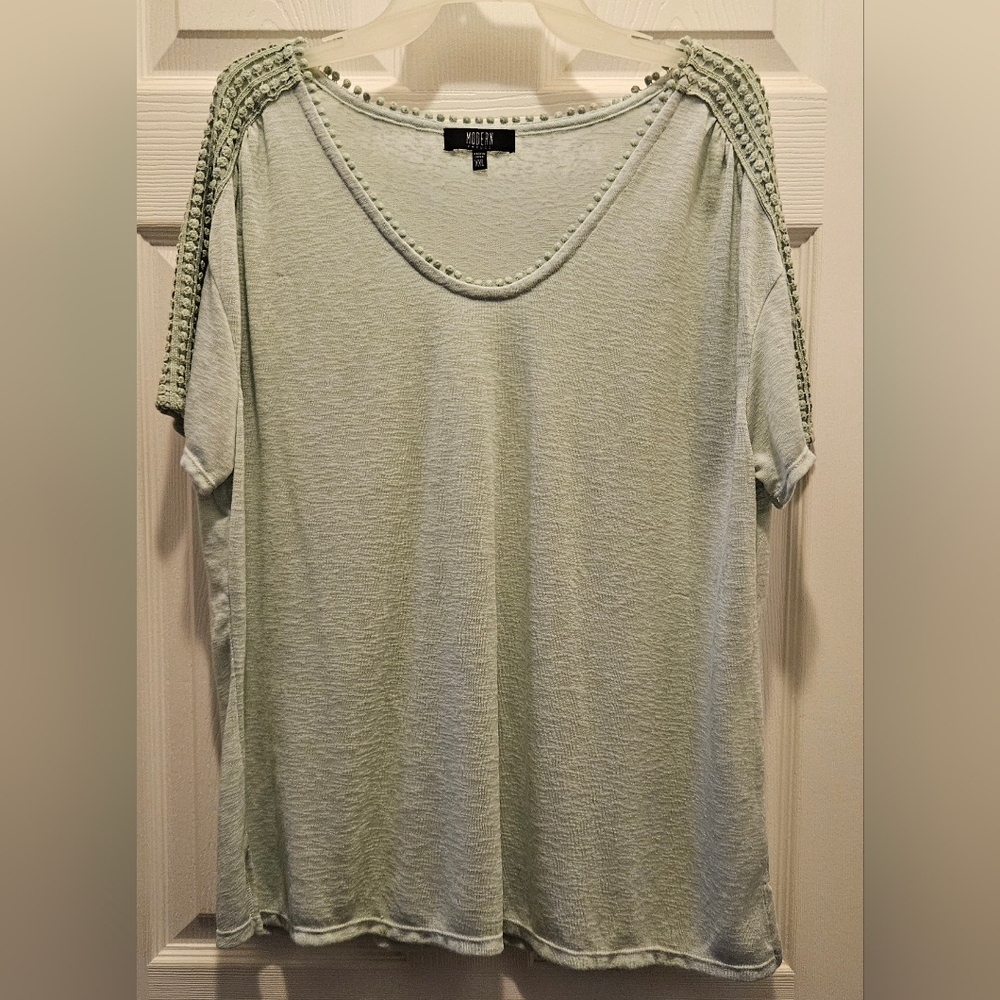 NWOT Modern Capped Sleeve Top